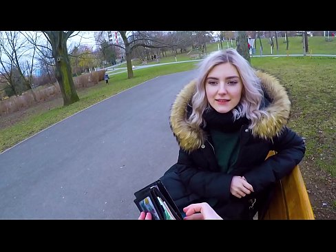 ❤️ Ezezagun baten esperma beroa irensten du diruaren truke - Eva Elfie-k parkean putz egin du ❤️ Kalitatezko pornoa gugan ❤